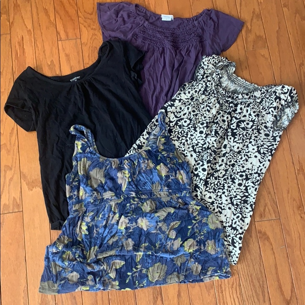 Maternity shirt lot -small